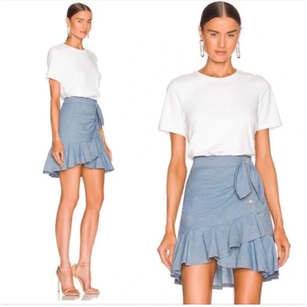 VERONICA BEARD Jeans NWT Bari
NWT
Tie-Waist Ruffle Combo Dress Size
Medium